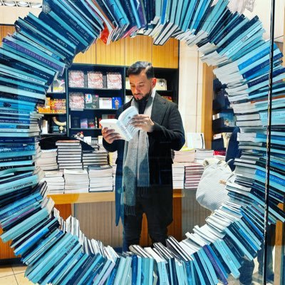 FrankACerna's profile picture. Father first, bookworm 📚 🐛 Lakers fanatic. Love Marketing and Sales.