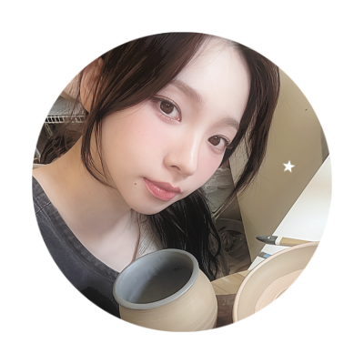 gIeamingeyes's profile picture. 2000 — Kiara Adriana Jasmine, creating sweetness in the kitchen and finding sweets under the stars.
