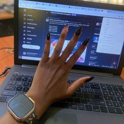 Gift Curator|| Storywriter|| Yorùbá Translator || Nail Tech|| Abba's Favourite Daughter