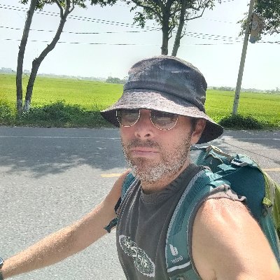 .שונא שגרה. מסתובב בעולם. משוגע על יזמות.
מדבר על זה בפודקאסט - מוצ'ילה מסביב לעולם