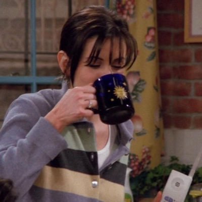 magnolnol's profile picture. 귀와 어깨는 서로 멀리