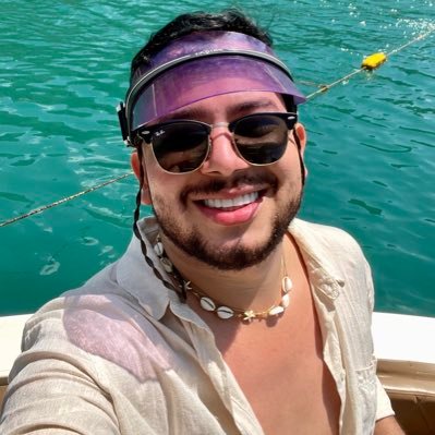 israhecor's profile picture. Comunicador social y decorador de eventos ☺️ aquí se ama, se ríe y se goza porque la vida es una sola. 🐍