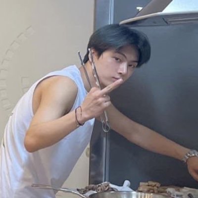 pocahnic's profile picture. Army/ Stay/ Engene/ Atiny/ Moa/ Eyekon/ blink