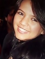 No fundo sou gentil Educada ,Apaixonada, Amável.
No fundo…Bem no fundo.
 Mas ninguém teve a paciência de cavar até chegar lá !