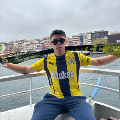 HakanSarak5's profile picture. merhaba acun abi ben tweet atmaya geldim