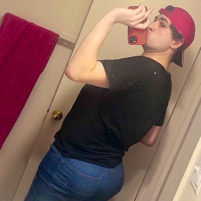 Guy with a butt that’s always been a head-turner ♉️🐂 #ace #gyatt 🏳️⚧️🏳️🌈