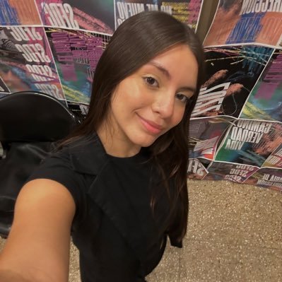 Angieluucia's profile picture. Instagram: angieluucia