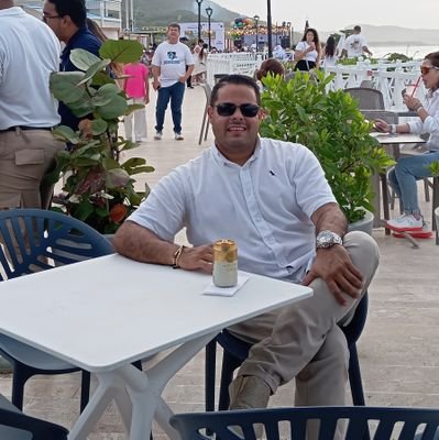 Beisbolero, Futbolero, Juniorista. Nací donde el Magdalena se encuentra con el Mar. J&S 👩❤️👨 Solo Dios basta!!! 🙏🏽