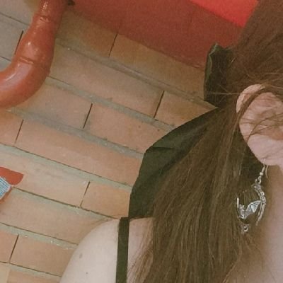 toohotforhobbes's profile picture. 19 |  Dostoevsky is my emotional support war criminal|
🇵🇪