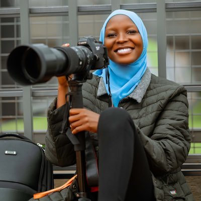 MUSLIM 🧕| PHOTOGRAPHER | RADIO PRESENTER @RecordFm977 | GRAPHICS DESIGNER | @zaabu_sports | Watsapp 👉0751850027