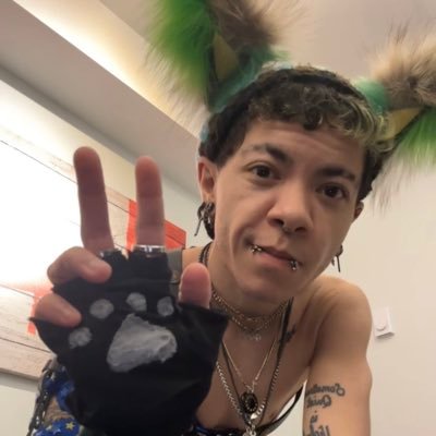 28♒️ 🇨🇳🇯🇲🇨🇦 🏳️⚧️FTM🏳️🌈 (He/Him) PolyAm Queer 🔞18+ MDNI🔞 Kinky Versatile Trans Twunk BoyToy XXX Content Creator *⬇️Sub Via Links⬇️*