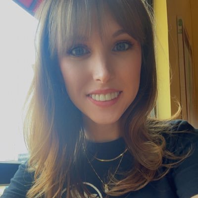 kmcbookbrat's profile picture. slightly unhinged bibliophile 💍