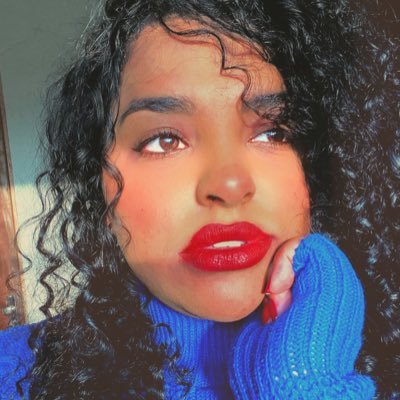 luaoliv's profile picture. nerd, geek, lover of series, films, games, books, chocolate and cats.