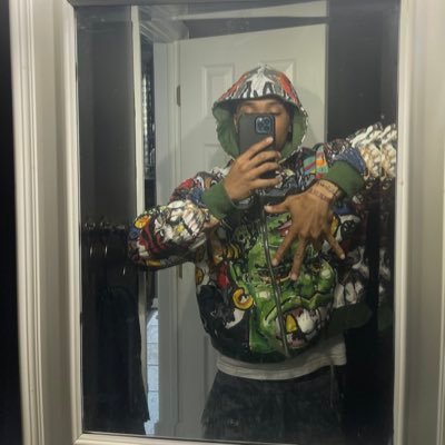 @1binkseals is the normal me ..this is the idgaf fucked up spam me