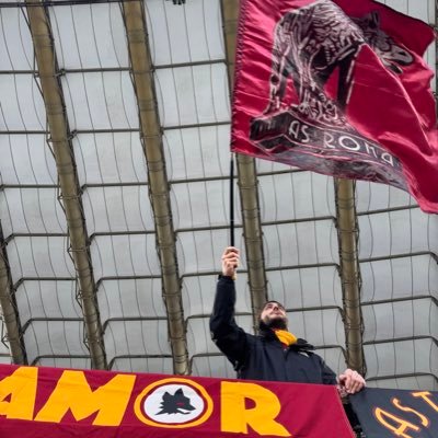 ⚽ Giornalista/Romanista
🖥️ SMM
🖱️ SEO/SEM Specialist
📫 Emanuelevenditti91@gmail.com
Face: https://t.co/xDVzMZD85s
Insta: https://t.co/vW8dkM7OS9
