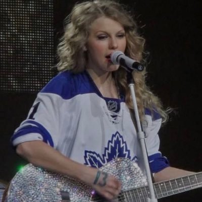 old habits die screaming ‧₊˚✩彡 no.1 happiness stan | taymegan enthusiast🖇️🍉 #LeafsForever | other acc: @jinxsspacebuns🏹