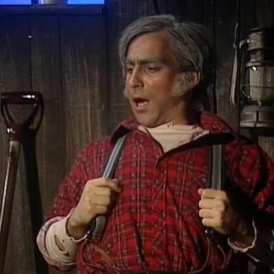 Gros, laid, vieux.
Bon à rien notoire, expert en toute.