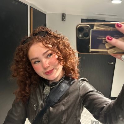 whothefucksaria's profile picture. hi