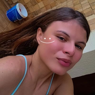 issomesmolari's profile picture. 🦋🖤✨