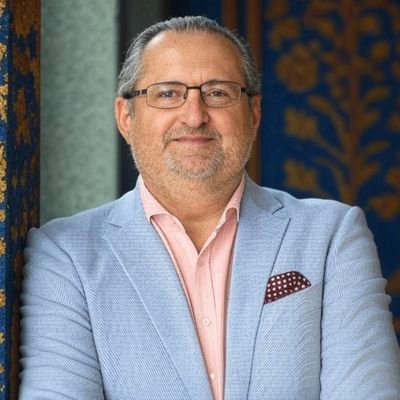 Profesor universitario en el ejercicio del periodismo, y GACHAPIN por elección. Babyboomers reloaded. Cada día aguanto menos a los gilipollas