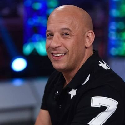 I love all my fans around the world send direct messages
I'm an actor and a producer from Los Angeles California well I don't really chat much on here