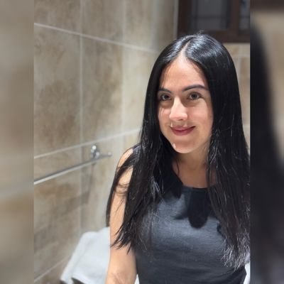 caro_aguilera97's profile picture. Somos instantes🌛🌜