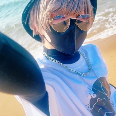 ☺ 無言フォロー失礼しますm(_ _)m/宅コス/20↑腐/ 加工虫⚠ タメ呼びOK‼仲良くしてください🙏 好きなのでよかったら気軽に声かけてくださいლ(´ڡ`ლ 相方 @yoru03100809と@shachi28280 低浮上 ストグラ垢👉 @sm_z_ai_123