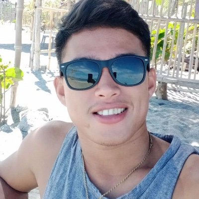 zackhusin9880's profile picture. Tall