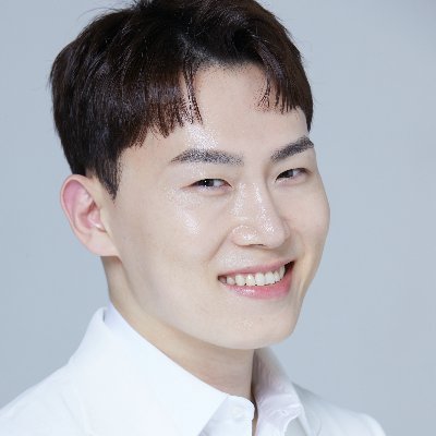韓国人気のプレミアム施術💎専門
🧸アンチエイジング-チタンリフト/チューンフェイス
💉脂肪分解注射-顔/ボディ消しゴム注射
🔮フィラー&ボトックス
1:1予約制管理で
韓国の芸能人が多く訪れる消しゴム医院😎
🎌日本語通訳常駐
💬LINE: https://t.co/u4tK4BptYB