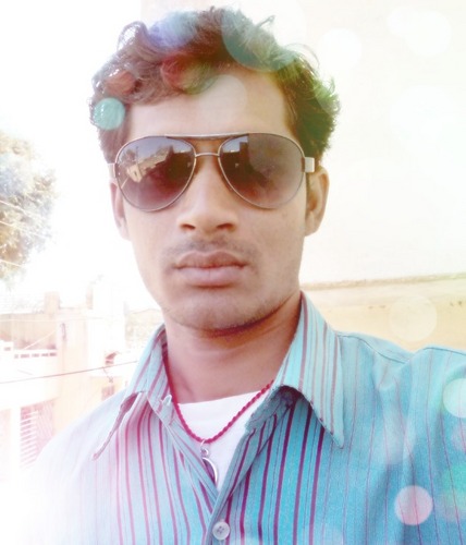 Mushkil raahe bhi Aasan ho jati hai Har rah par Pehchan ho jaati hai jo log Muskura ke karte hai Saamna. Kismat Unki Gulaam ho jaati hai