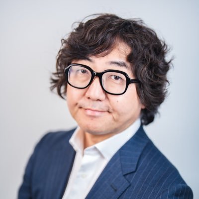 日本テレビ→ソニーで動画ベンチャー立ち上げ→ハンゲームジャパン→NHN Japan・NAVER Japan社長→LINE社長→C Channel社長
筑波大学教授、REAL VALUEマフィア