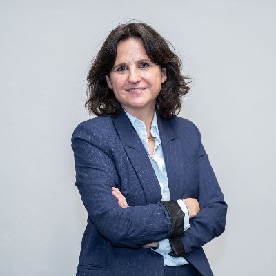 De Bilbao, en Madrid. Directora de Comunicación y Legal en @aice_es para contar la evolución de una #IndustriaEnMovimiento. Me gusta viajar e ir a conciertos