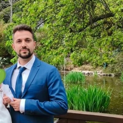 Graduado en Derecho. Máster en Criminalidad e intervención social con menores. Opositando... Amante de la lectura y del senderismo.