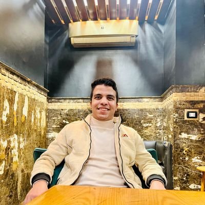 عمرى ما احب غير الاهلى ولا فى غيره يفرحنى 🦅♥️
لو كل الدنيا ضده .. هافضل أحبة بجنون
يوم نصره ليا عيد .. عمري ما هكون بعيد
يوم ما ابطل اشجع .. هكون ميت اكيد