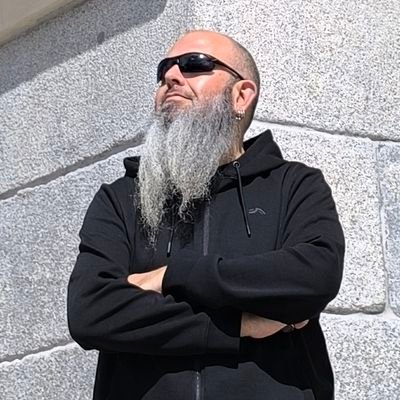 Educació i música!🎸
Independència i socialisme!✊🏼
Metall i lluita!🤘🏼 SALT.