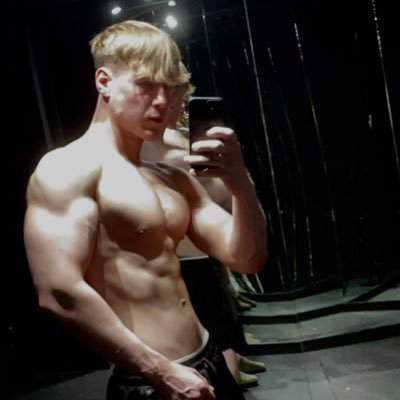 foundertofit's profile picture. I Help Entrepreneurs lose their belly fat & build a 1% Body in just 3 hours per week - with my 90 day founder to fit method | 94% success rate | 60+ CEOs served