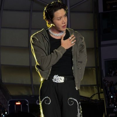 Armygirl1222's profile picture. BTSArmy💜🌴🇹🇹