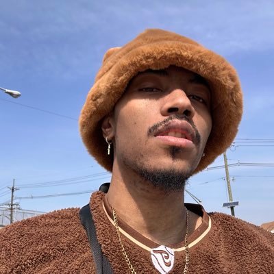 EYHOOCHIE's profile picture. I’m just here cause El*n a H03 & won’t show my main page but yeah follow @EYHUisMe for cosplay & content shout out @dont_stop_go for the name