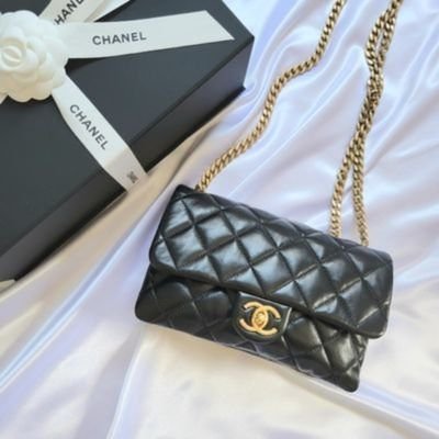 tomomocolor's profile picture. 地方住まいのため、年に数回のディズニーで贅沢することを生き甲斐にしています。趣味はショッピング。世界は欲しいモノにあふれてる！ミニマリストには一生なれない(⁠~⁠_⁠~⁠;⁠)ゆるめのタイガースファン😺推しは近本選手😊夢はLAに旅行に行くこと🥎✨