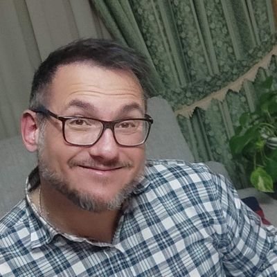 miguel_0780's profile picture. Cuando la vida te presente razones para llorar, demuéstrale que tienes mil y una razones para reír.