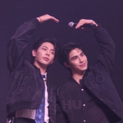 Duas geminianas e nossa cota canceriana BR amando os #UpPoom do nosso jeitinho 🇧🇷♥️ Brazilian fan page dedicated to #uppoom 🙏🏻 Use nossa tag #winxtoobtubs