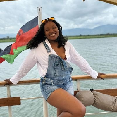 I came here for love❤ and laughter😂
Shrink in making💃🏼👼🏼
Lazy-hardworking person filled with love🤗
I'll always follow back☺😘