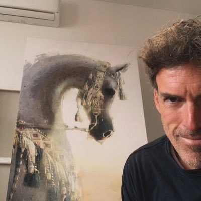 Award winning pet portrait & wildlife A (worldwide shipping) • Tutorials on Patreon 🎥 Finding light in the darkness. https://t.co/YqzPwv9JnZ