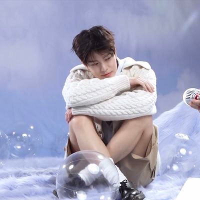 Bell121341213's profile picture. 我發現我嗑的cp都是真的餒👀
