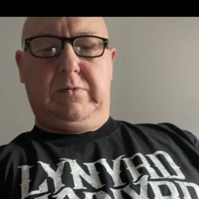 lover of metal & rock especially Ozzy and Sabbath do not answer DMs🏴🏴🏴🏴