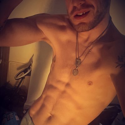 || Hey Guys! Bi Tradie Lad || OVER 18 only!!🔞👀😜 || Findom Alpha || #findom #dom #contentcreator #top #horny #chav #hung #bareback #BBBH #ALPHA #cashmaster ||