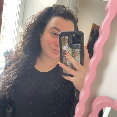 hi, how are ya ☺️ chaotic mix of metal, Disney, musical theatre and country.