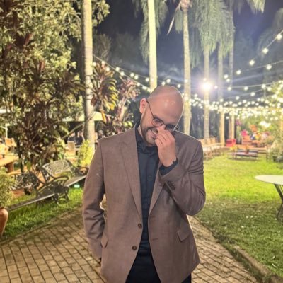 Neste perfil misturamos comentários absolutamente aleatórios sobre a vida e sobre a medicina. Médico Radiologista Abdominal (oncorradiologia e emergência)