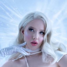 CvntyDiamond's profile picture. the reason why @invismommy is a dyke~ keeping @TheDemonofLimbo as a pet~