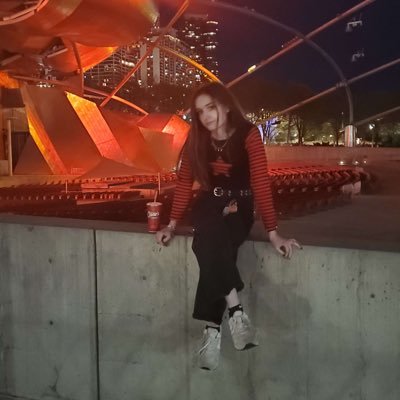 7sunglare's profile picture. 18 🔆 chicago based edm!! 🎶 former Poster @floppatakes 🔆 CALL BACK is out now on all platforms!